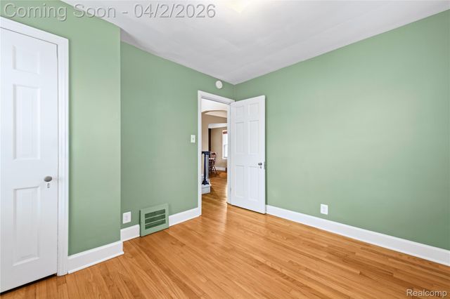 2305 Vinewood Street, Wyandotte, MI 48192