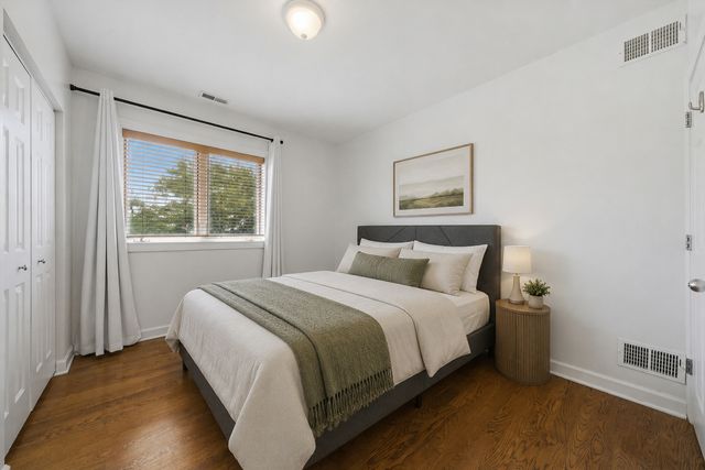 3801 N Kedzie Avenue 3S, Chicago, IL 60618