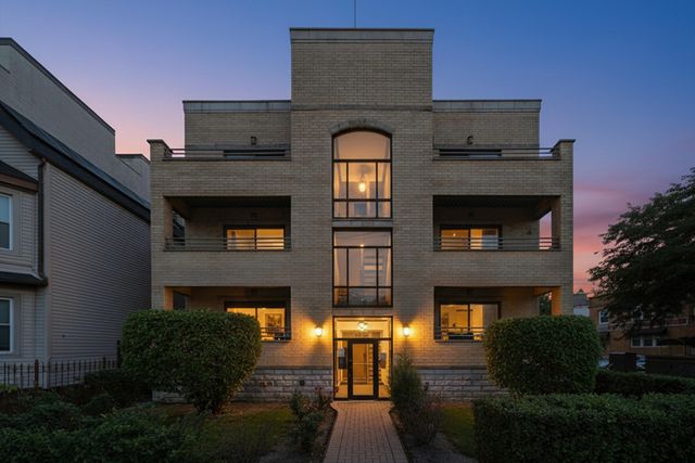 3801 N Kedzie Avenue 3S, Chicago, IL 60618