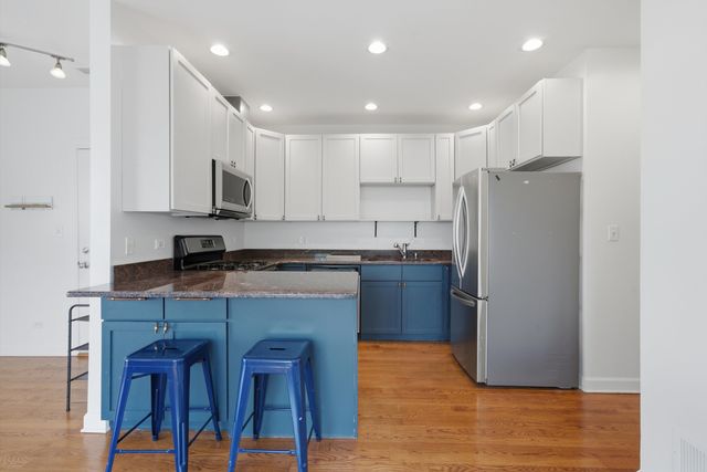 3801 N Kedzie Avenue 3S, Chicago, IL 60618