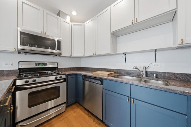 3801 N Kedzie Avenue 3S, Chicago, IL 60618