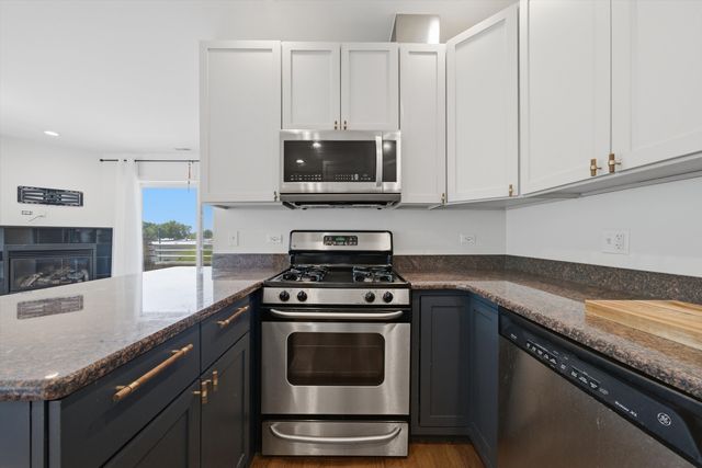 3801 N Kedzie Avenue 3S, Chicago, IL 60618