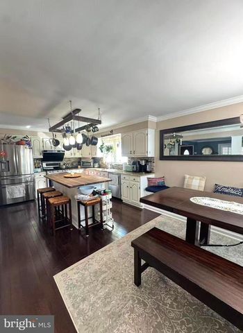 649 HUTCHINSON TER, Holmes, PA 19043