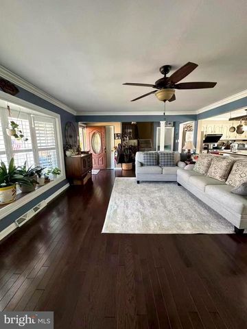 649 HUTCHINSON TER, Holmes, PA 19043
