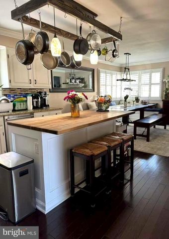 649 HUTCHINSON TER, Holmes, PA 19043