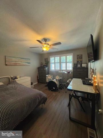 649 HUTCHINSON TER, Holmes, PA 19043