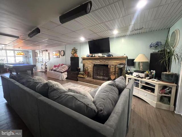 649 HUTCHINSON TER, Holmes, PA 19043