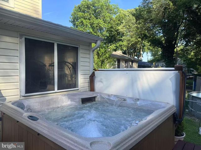 649 HUTCHINSON TER, Holmes, PA 19043