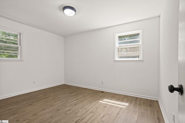 400 Meadow Road, Laurens, SC 29360