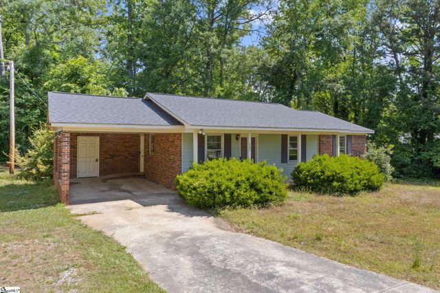 400 Meadow Road, Laurens, SC 29360