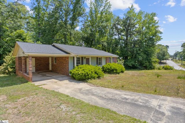 400 Meadow Road, Laurens, SC 29360