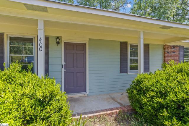 400 Meadow Road, Laurens, SC 29360