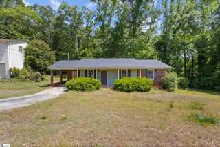 400 Meadow Road, Laurens, SC 29360