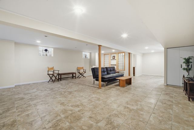 1700 Marguerite Street, Park Ridge, IL 60068