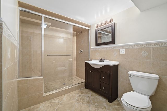 1700 Marguerite Street, Park Ridge, IL 60068