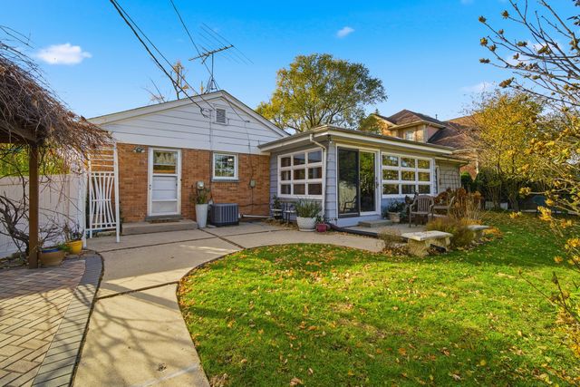 1700 Marguerite Street, Park Ridge, IL 60068