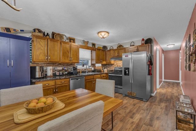 568 Brock Ln, Sparta, TN 38583