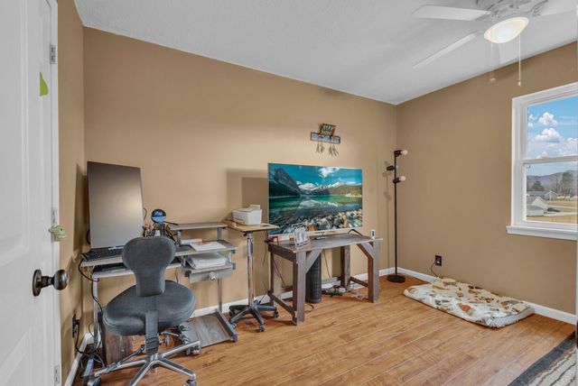 568 Brock Ln, Sparta, TN 38583