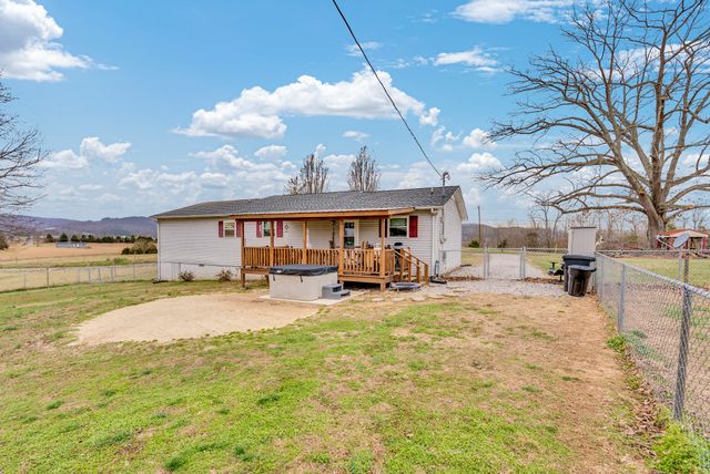 568 Brock Ln, Sparta, TN 38583