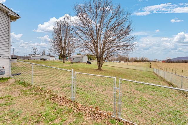 568 Brock Ln, Sparta, TN 38583