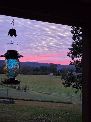 568 Brock Ln, Sparta, TN 38583