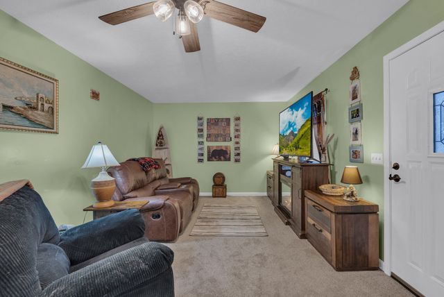 568 Brock Ln, Sparta, TN 38583