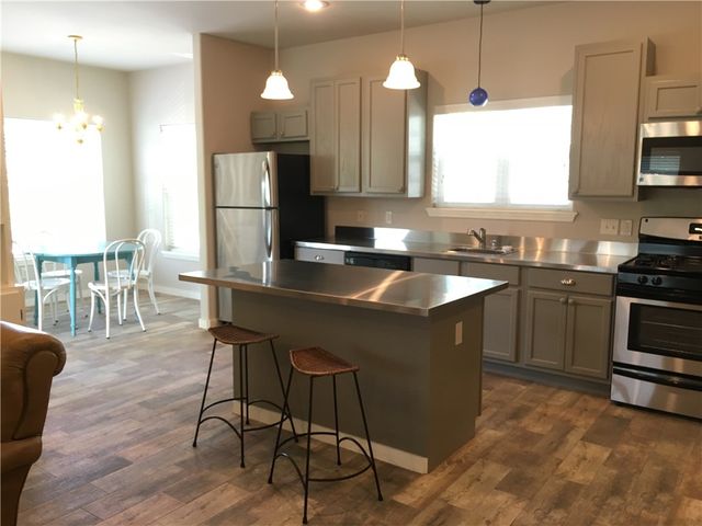 1639 W Stone Street, Fayetteville, AR 72701