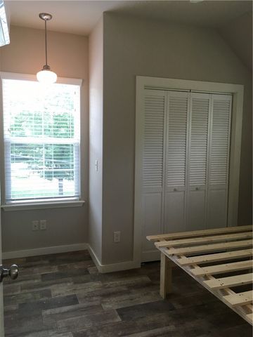 1639 W Stone Street, Fayetteville, AR 72701