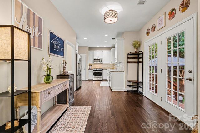 1924 DeArmon Drive, Charlotte, NC 28205