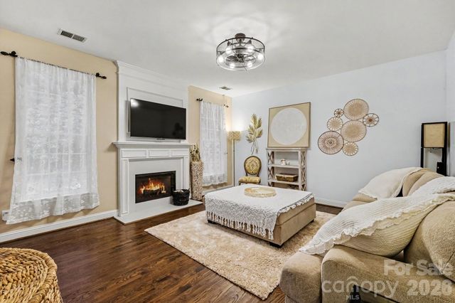 1924 DeArmon Drive, Charlotte, NC 28205