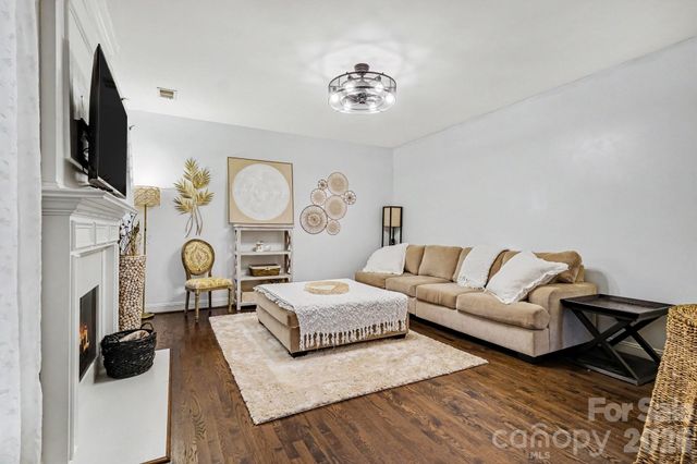 1924 DeArmon Drive, Charlotte, NC 28205
