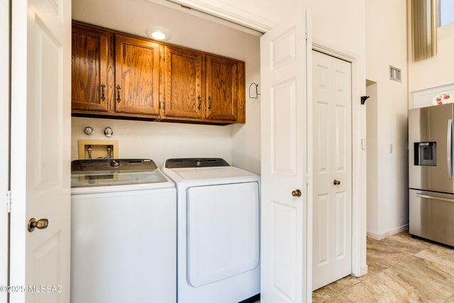 736 W Desert Hills Drive, Green Valley, AZ 85622