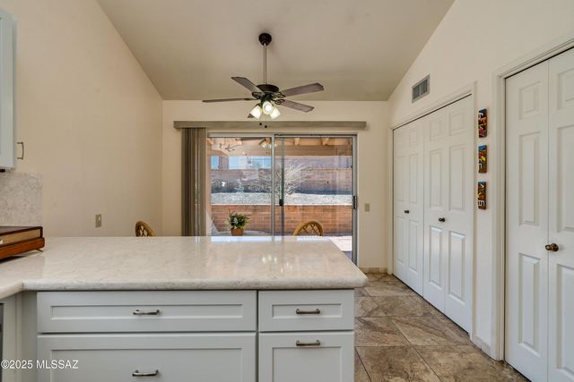 736 W Desert Hills Drive, Green Valley, AZ 85622