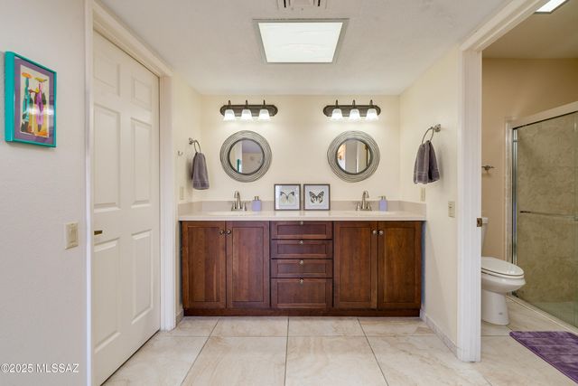 736 W Desert Hills Drive, Green Valley, AZ 85622