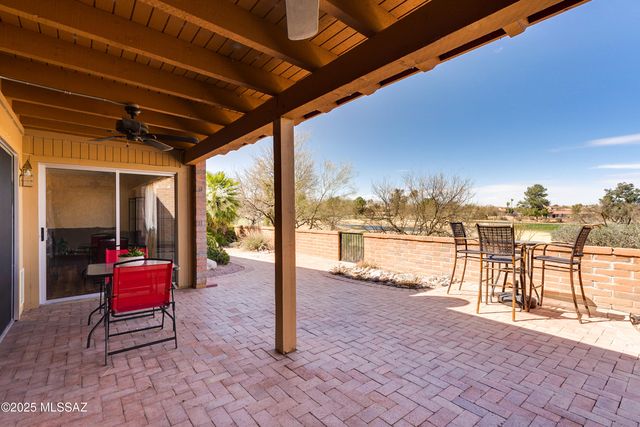736 W Desert Hills Drive, Green Valley, AZ 85622