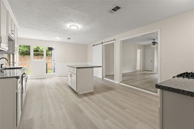 4103 Fuqua Street, Bacliff, TX 77518