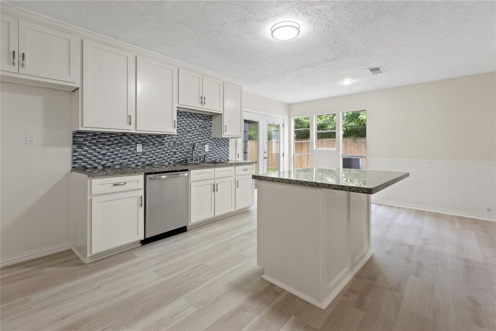 4103 Fuqua Street, Bacliff, TX 77518