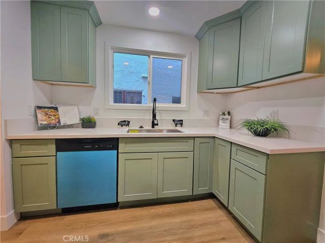 3104 W 43rd Place, Los Angeles, CA 90008