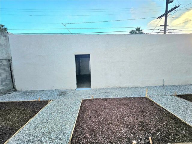 3104 W 43rd Place, Los Angeles, CA 90008