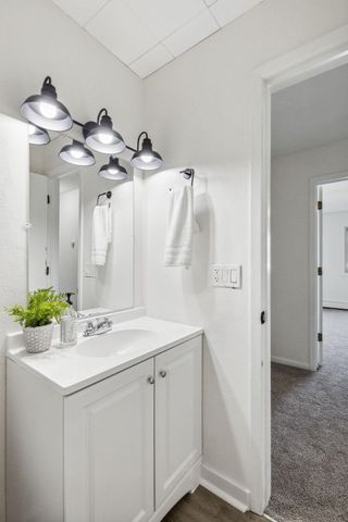 2011 E 122nd Street D5, Burnsville, MN 55337