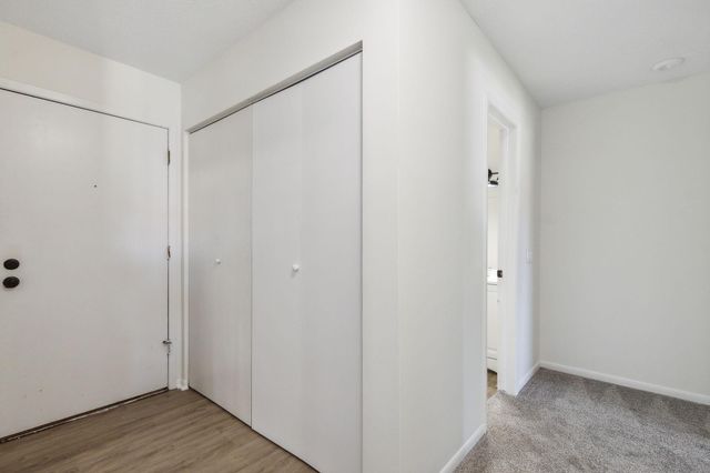 2011 E 122nd Street D5, Burnsville, MN 55337