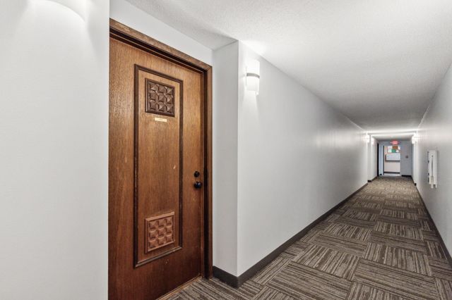 2011 E 122nd Street D5, Burnsville, MN 55337