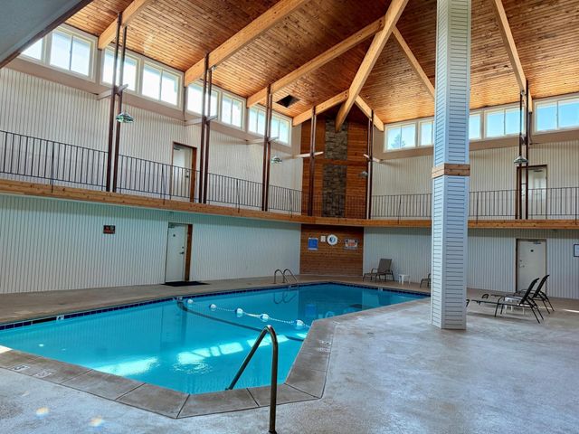 2011 E 122nd Street D5, Burnsville, MN 55337