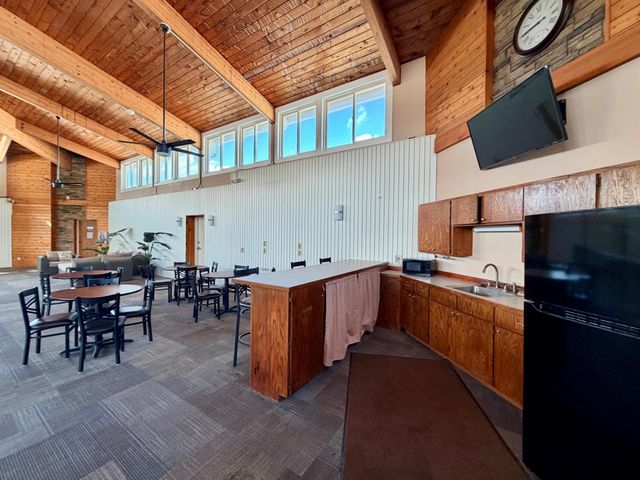 2011 E 122nd Street D5, Burnsville, MN 55337