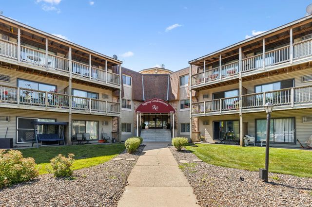 2011 E 122nd Street D5, Burnsville, MN 55337
