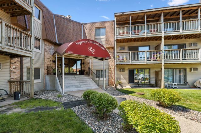 2011 E 122nd Street D5, Burnsville, MN 55337