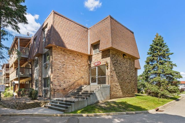 2011 E 122nd Street D5, Burnsville, MN 55337