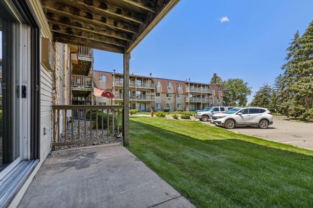 2011 E 122nd Street D5, Burnsville, MN 55337