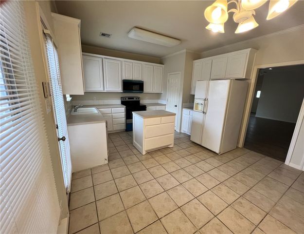 357 Old Mill Creek Drive, Woodway, TX 76712