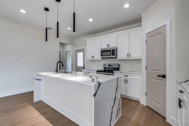 1406 Oakley Avenue, Dallas, TX 75216